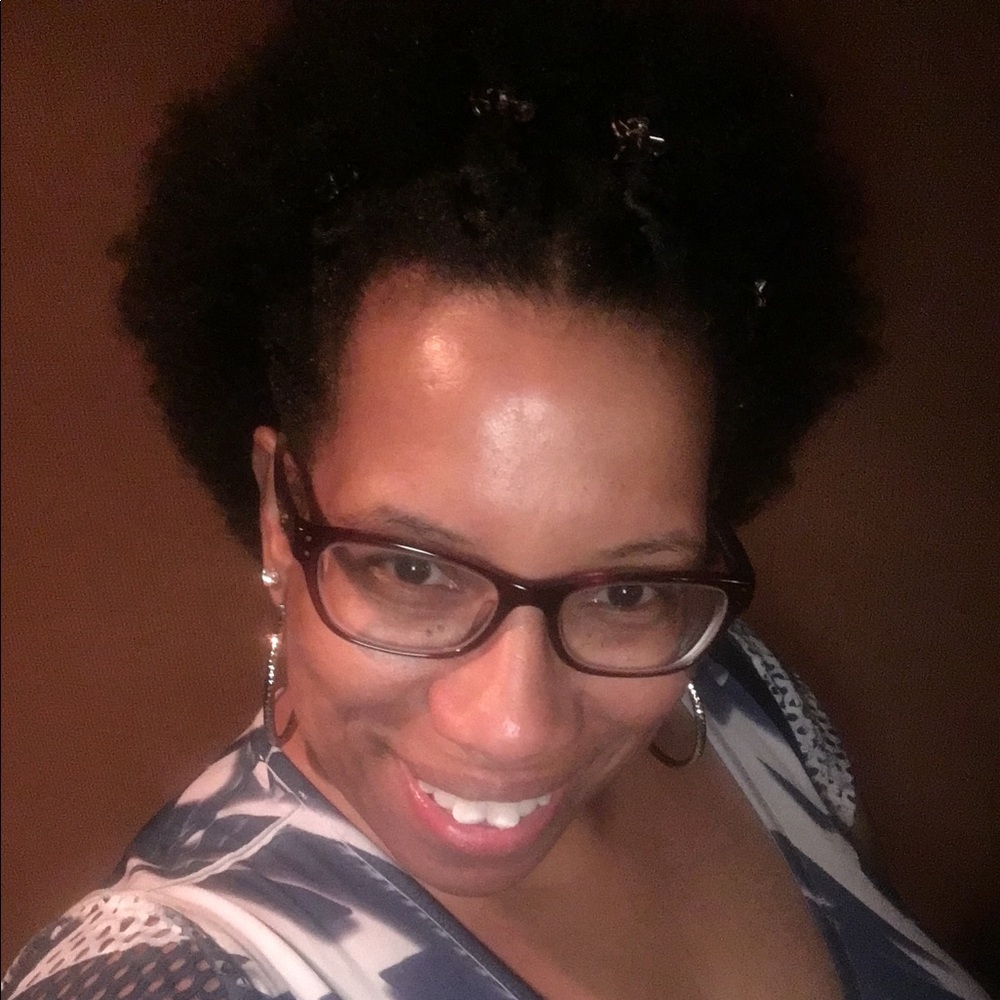 Meet your Posher, Denise